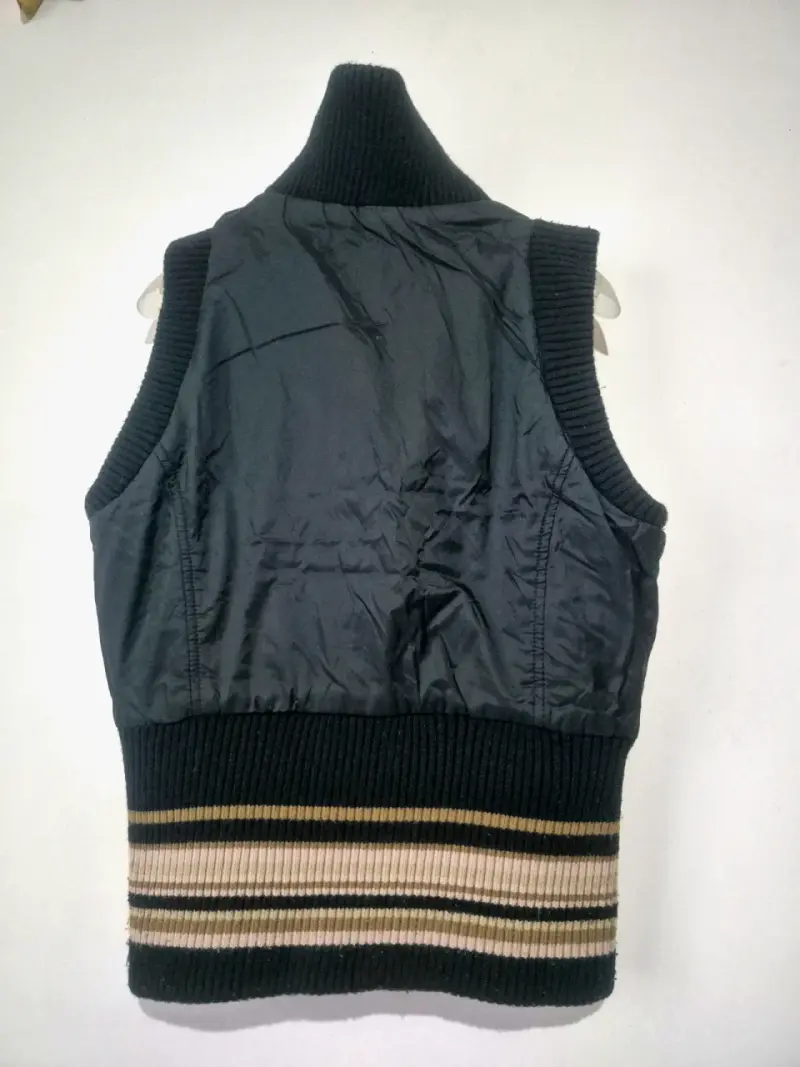 Chaqueta Negra Reversible sin mangas - 3