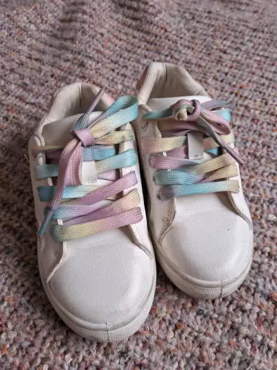 Zapatillas blancas 29 con cordones coloridos - miniatura 1