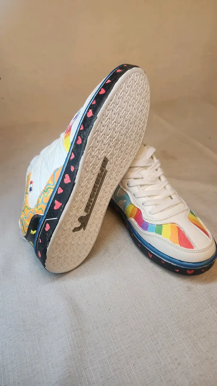 Zapatillas blancas con arcoíris - 2