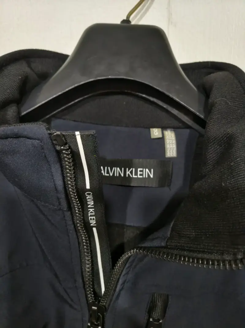 Chaqueta negra clásica Calvin Klein - 2