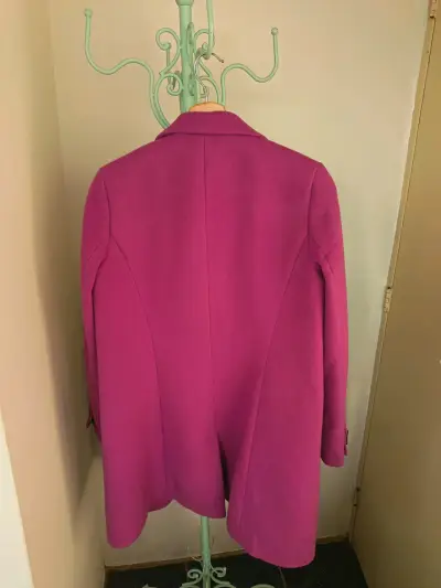 Abrigo fucsia para mujer - miniatura 4