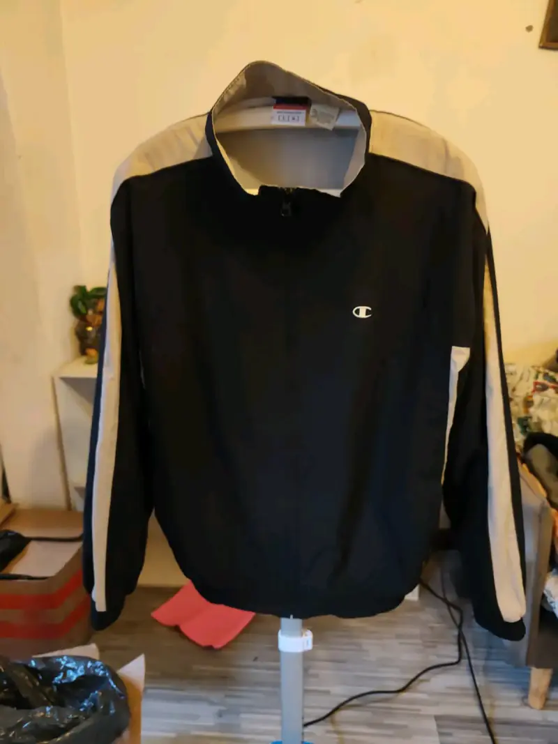 Chaqueta deportiva negra Champion - 1