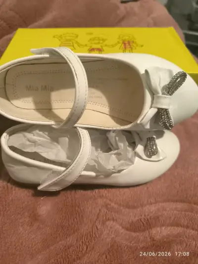 Zapatos blancos - miniatura 1