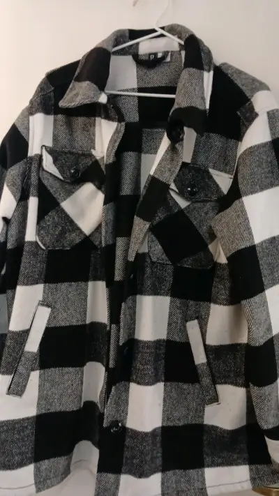 Chaqueta negra acolchada masculina - miniatura 6