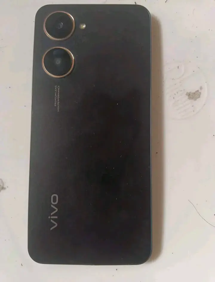 Teléfono vivo y03 está semi nuevo - 2