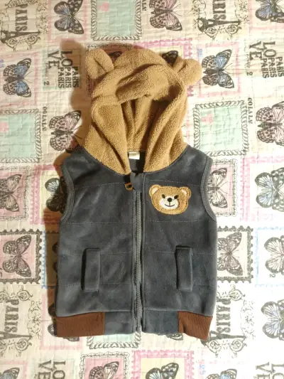 Chaleco infantil con capucha oso - miniatura 1