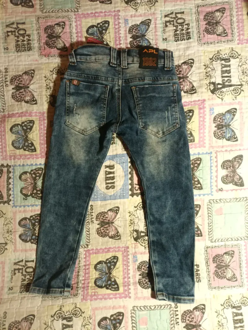 Jeans desgastados para niños - 2