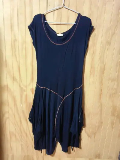 Vestido negro - miniatura 1