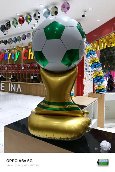 Globo decorativo fútbol grande - miniatura 1