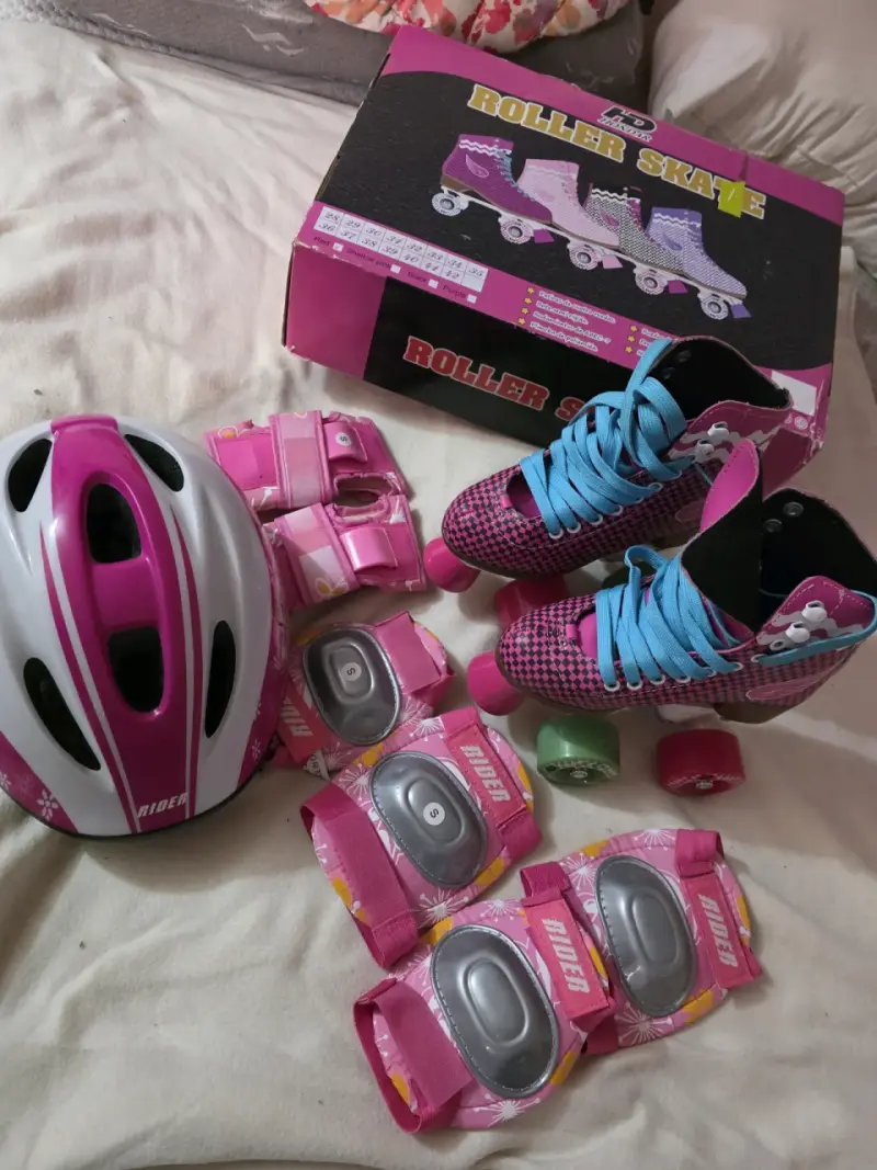 Set de patines rosados con protección - 1