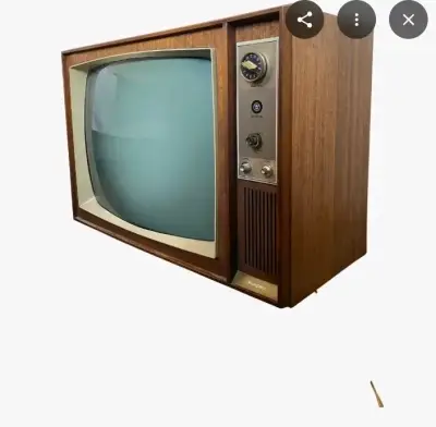 Televisor vintage de madera - miniatura 2