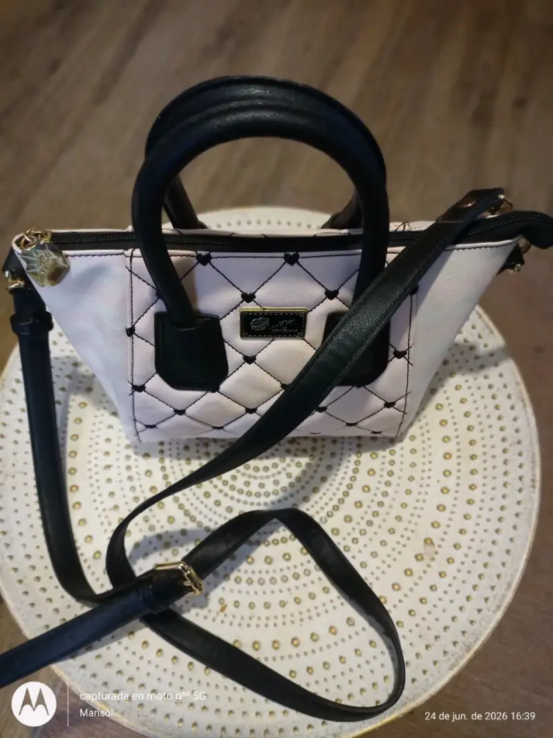 Cartera beige con detalles negros - 2