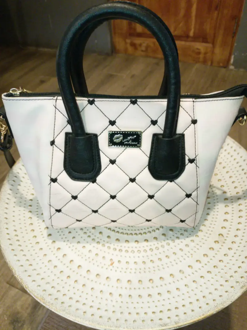Cartera beige con detalles negros - 6