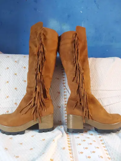 Botas altas con flecos café - miniatura 2