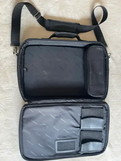 Maletín porta notebook marca Compaq de cuero - miniatura 4