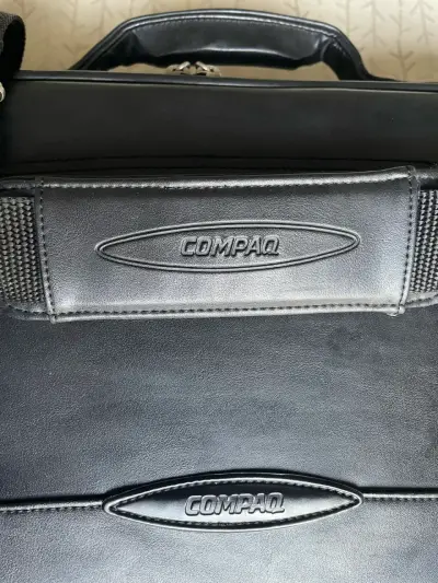 Maletín porta notebook marca Compaq de cuero - miniatura 6