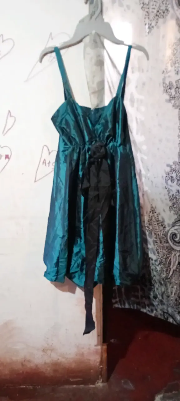 Vestido verde con brillo - 4