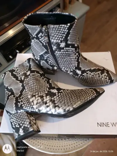 Botines Nine West de piel de serpiente - miniatura 1