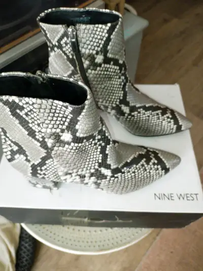 Botines Nine West de piel de serpiente - miniatura 4
