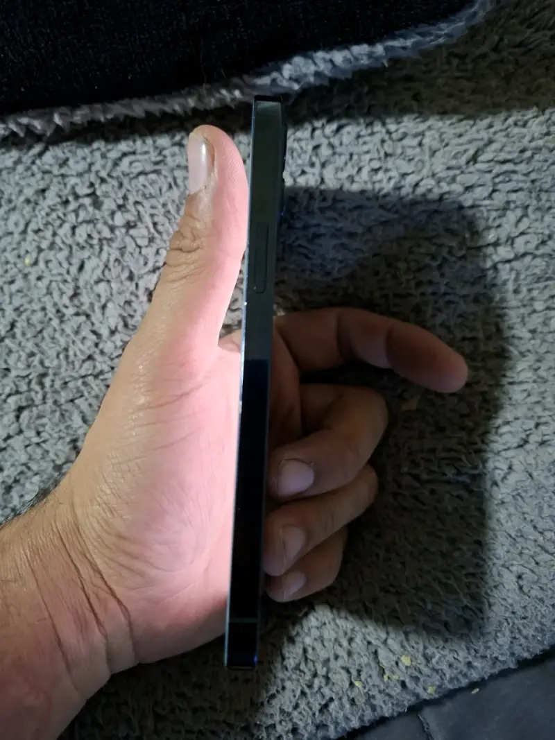 iPhone 12 Pro Azul - 3