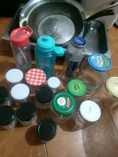 Lote de frascos y botellas reutilizables - miniatura 1