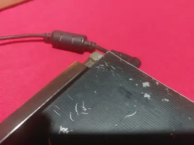 Notebook laptop usado varios detalles (usable) - miniatura 1