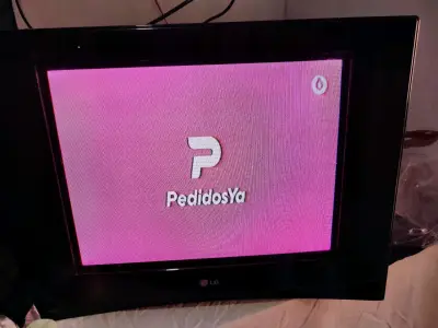 Televisor LG mediano - miniatura 1
