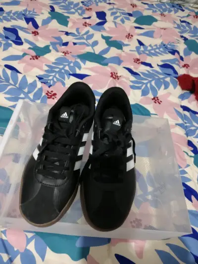 Zapatillas deportivas negras Adidas - miniatura 1