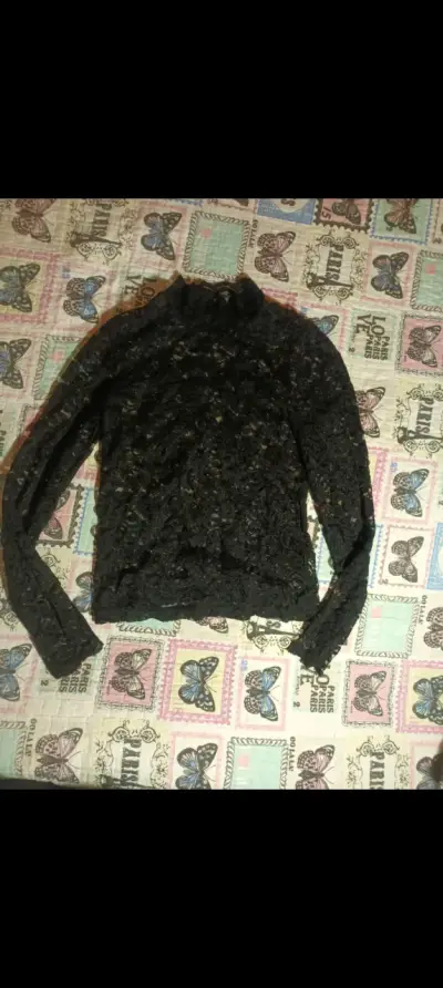 Polera encaje negra manga larga - miniatura 1