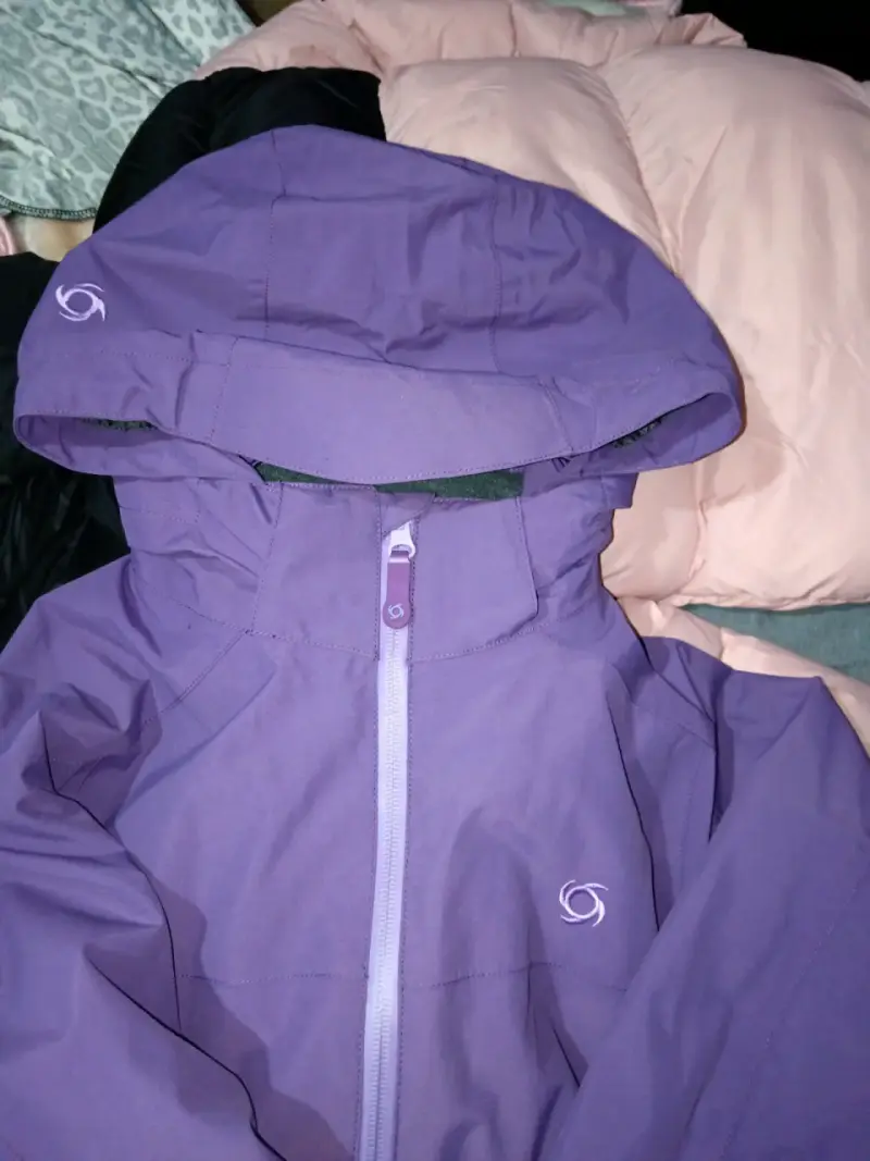 Chaqueta morada impermeable - 2