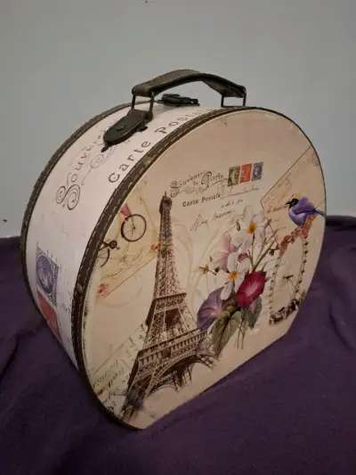 Maleta decorativa vintage París - miniatura 1