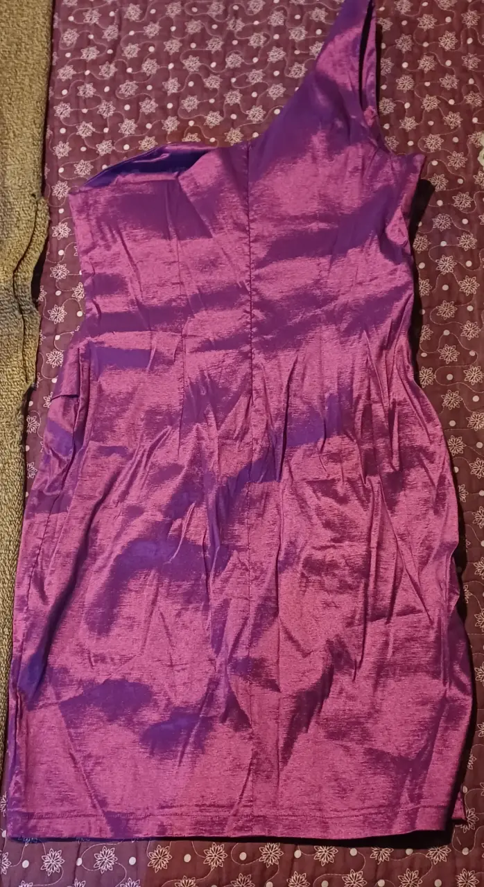 Vestido morado un hombro brillante - 2