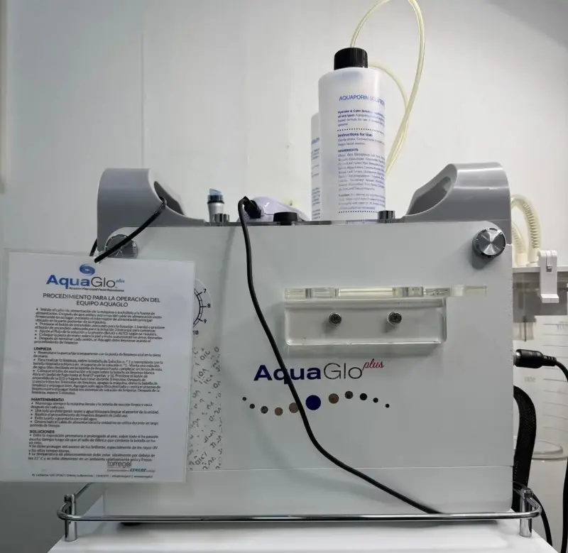Equipo AquaGlo Plus para tratamiento facial - 1