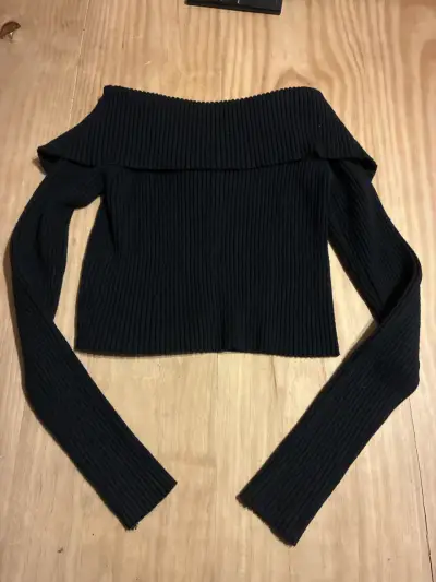 Polerón negro con cierre - miniatura 3