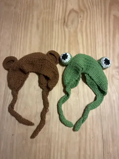 Gorros de crochet oso y rana - miniatura 1