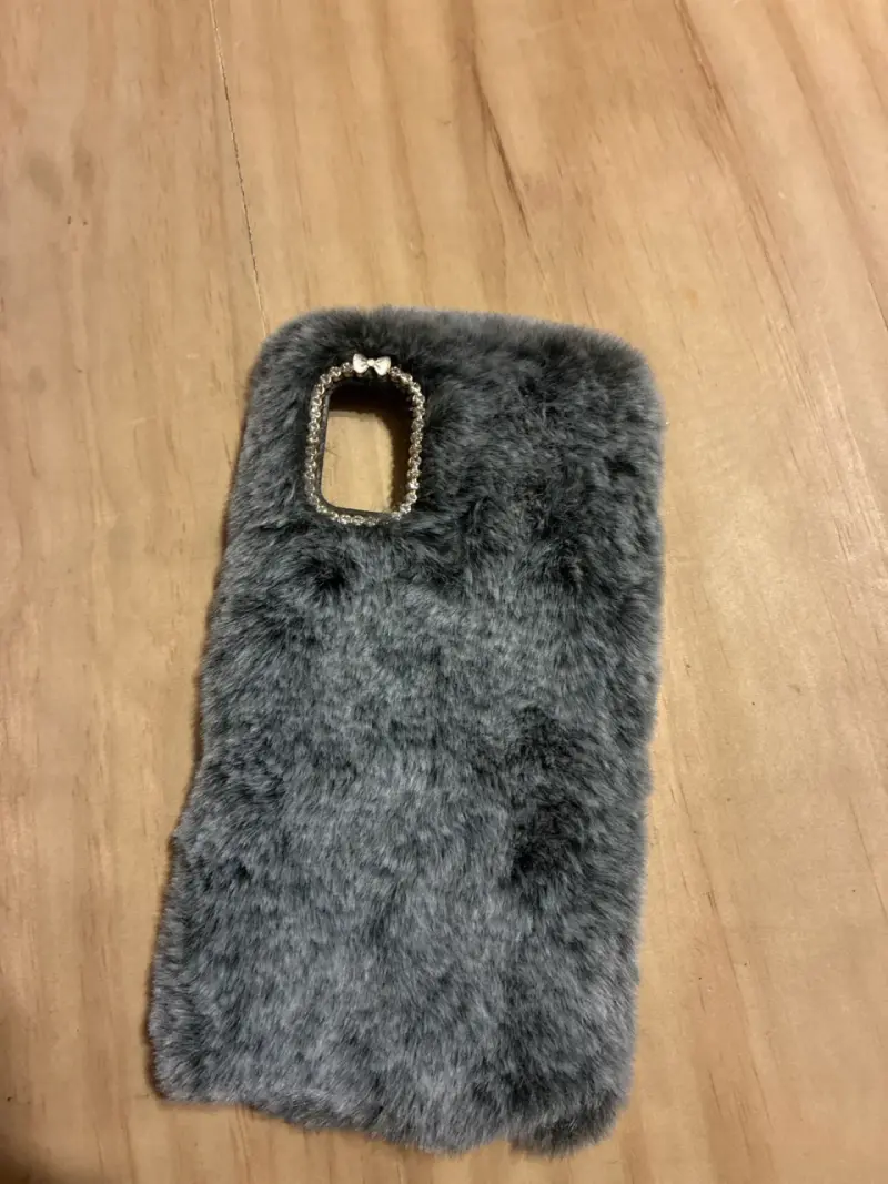 Fundas para celular peludas y acolchadas - 3