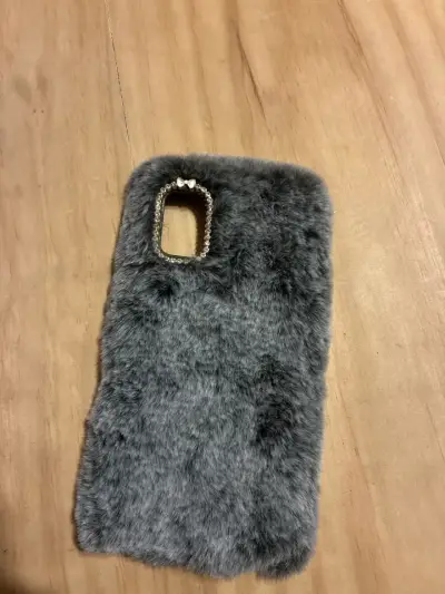 Fundas para celular peludas y acolchadas - miniatura 3