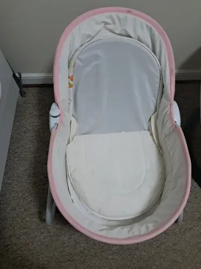 Silla mecedora para bebé rosa - miniatura 1