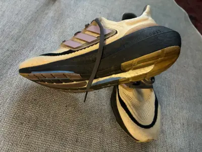 Adidas Ultraboost Light - miniatura 1