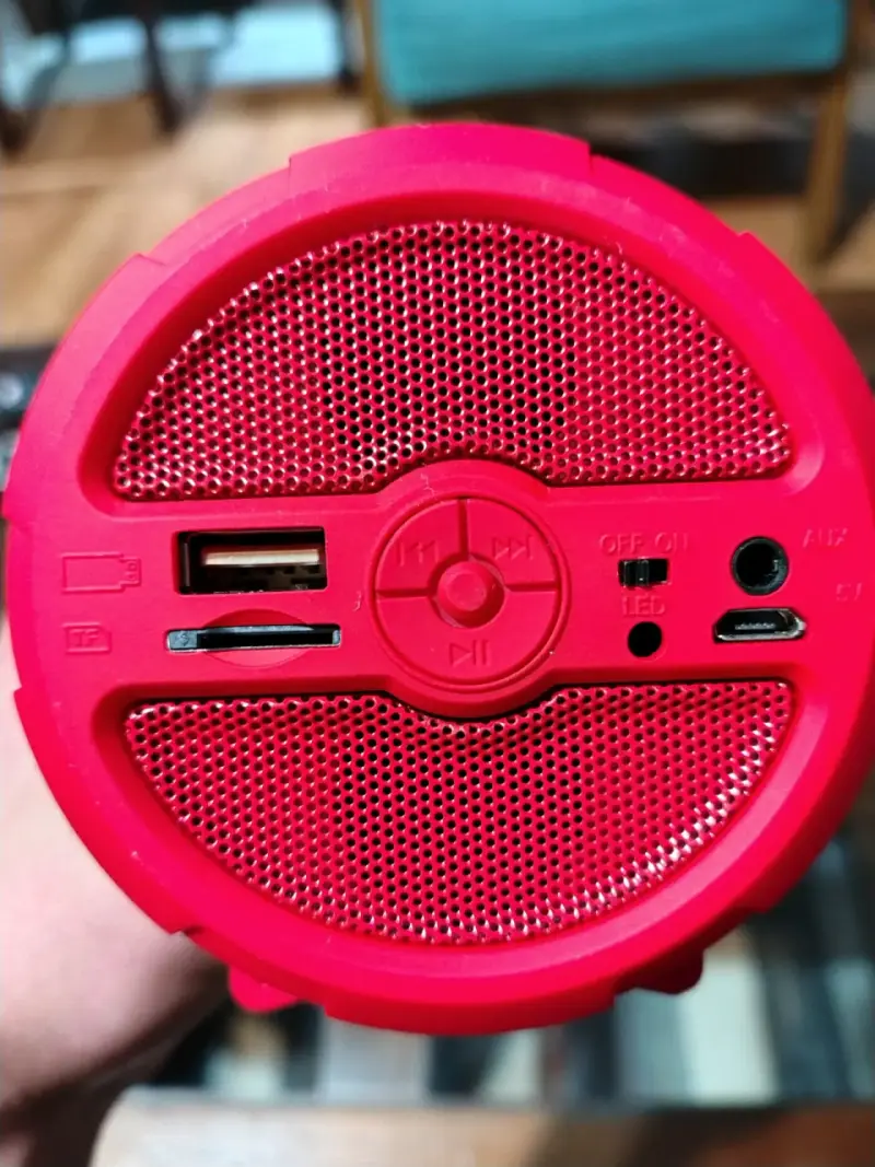 Altavoz portátil rojo - 4