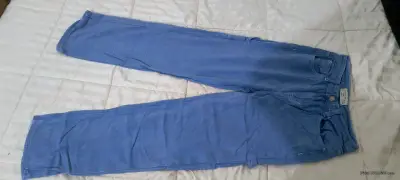 Jeans negros con parches - miniatura 4