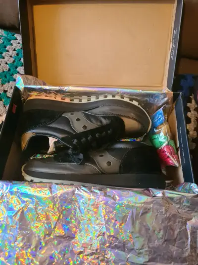 Zapatillas negras estilo casual - miniatura 1