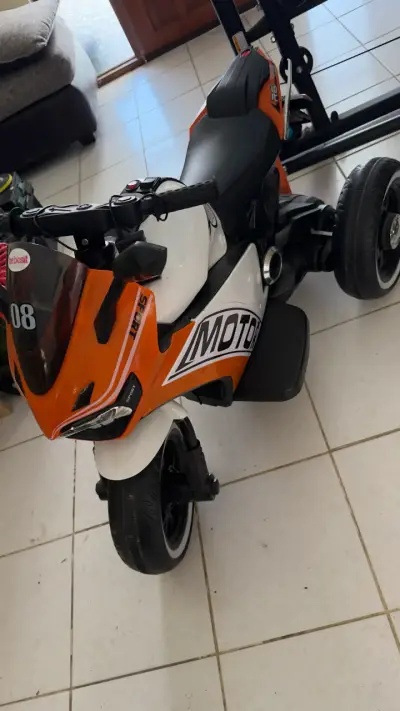 Mini moto bateria para niños - miniatura 1