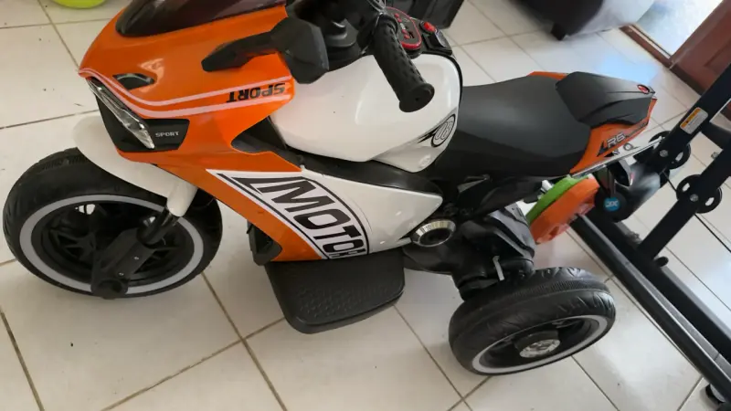 Mini moto bateria para niños - 2
