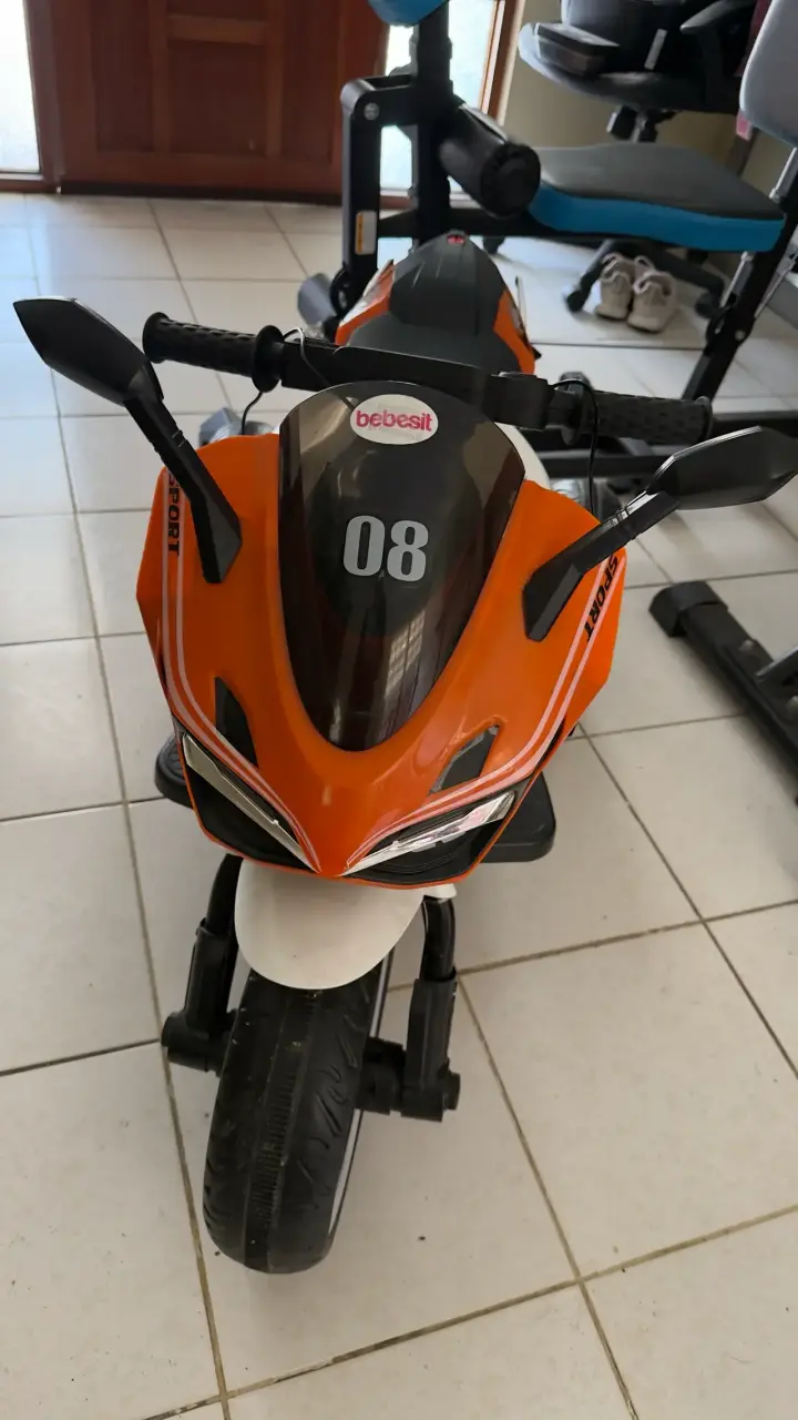 Mini moto bateria para niños - 6