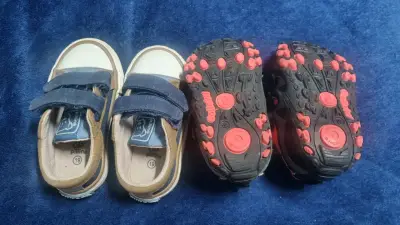 Zapatos infantiles talla 19 - miniatura 2