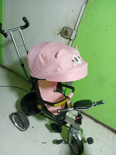Triciclo para bebé rosado - miniatura 1