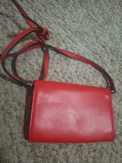 Cartera roja pequeña - miniatura 3