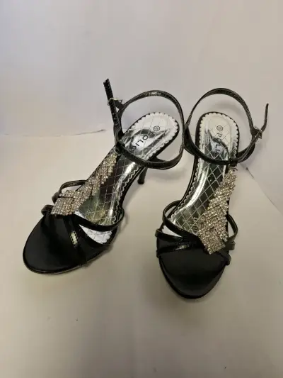 Sandalias negras con aplicaciones brillantes - miniatura 1