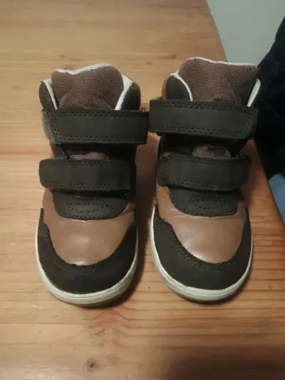Zapatos infantiles marrones - miniatura 1
